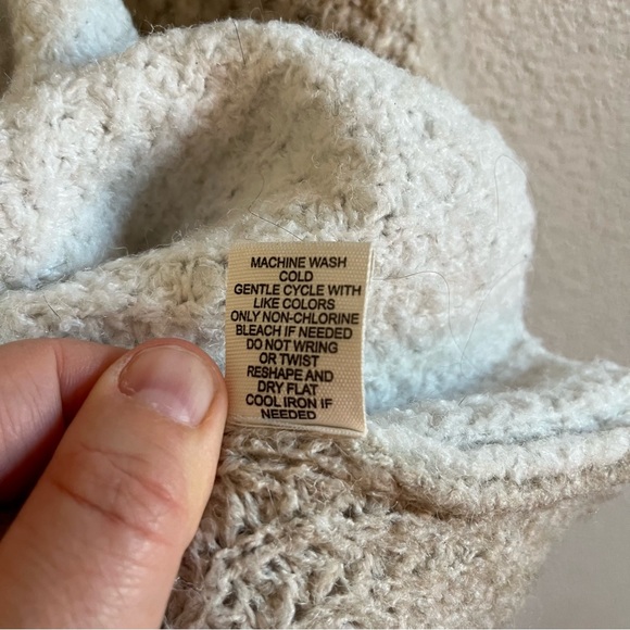 Jessica Simpson Beige Knit Sweater - Picture 8 of 9